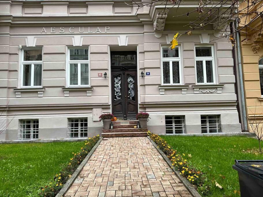 Apartment Sadova Karlovy Vary Exterior photo